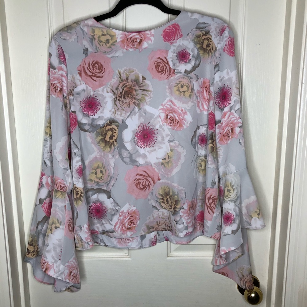 Beautiful Spring Blouse - Picture 3 of 4